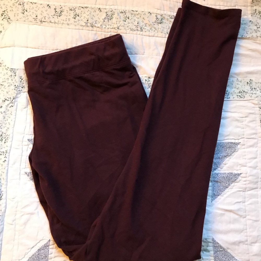 Maroon leggings